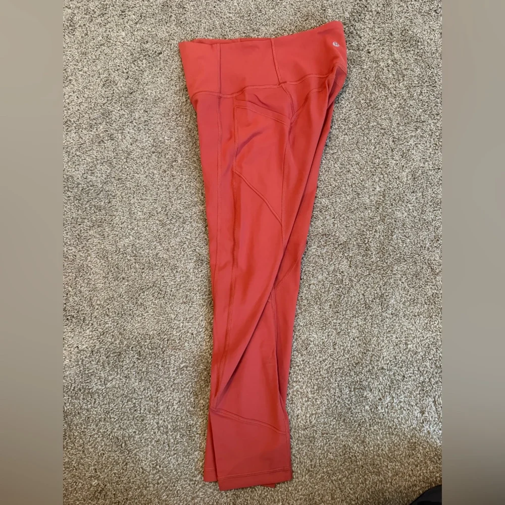 Lululemon women’s 6 Red crop Leggings all the right places Persian red - Picture 7 of 11